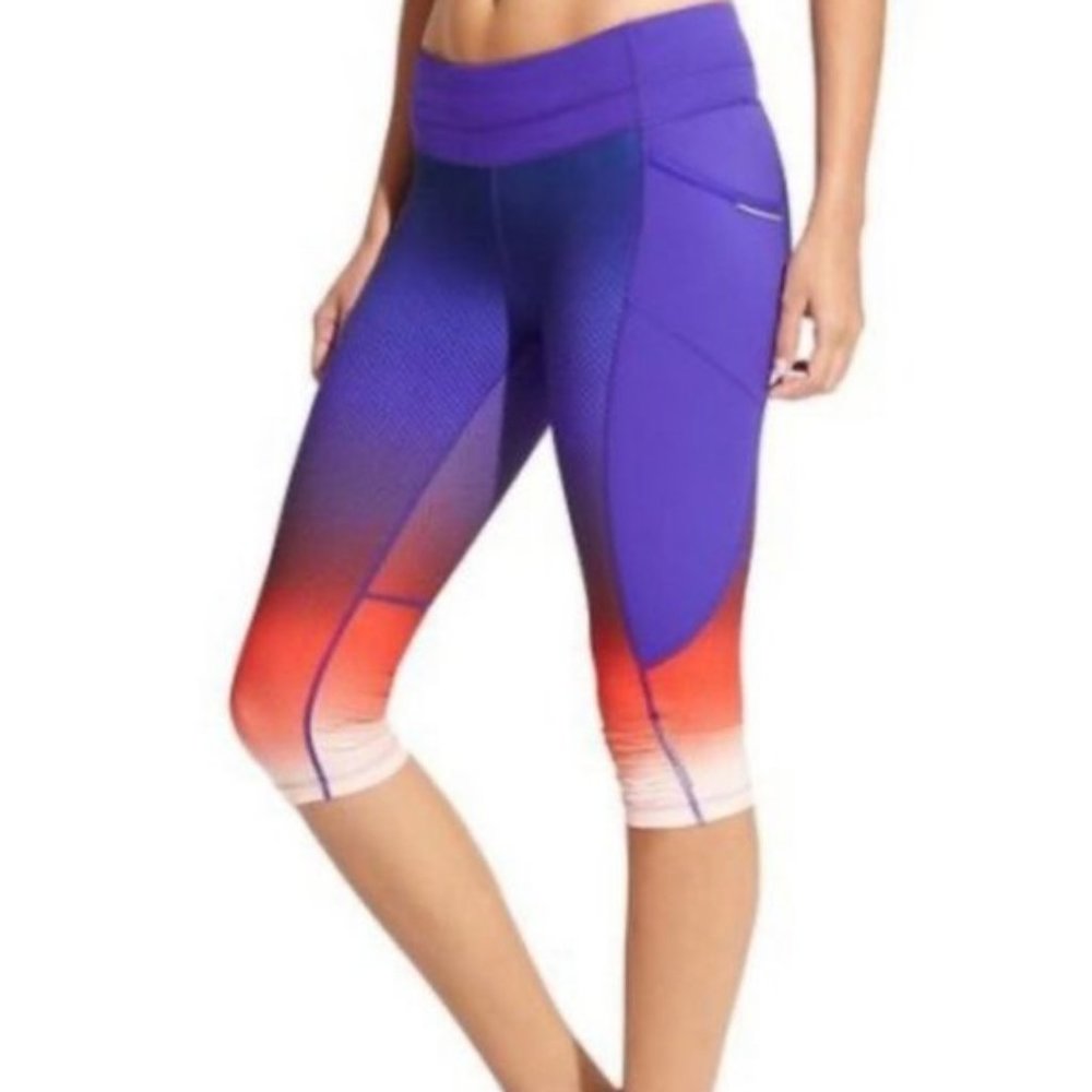 Athleta Dobby Be Free Purple Ombre Capris Leggings